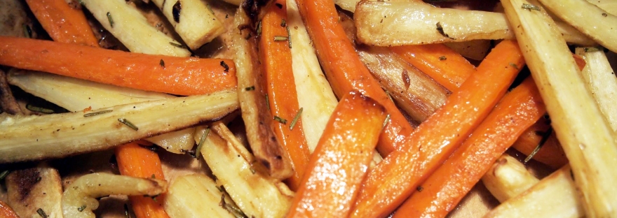 Baked parsnips and carrots with rosemary